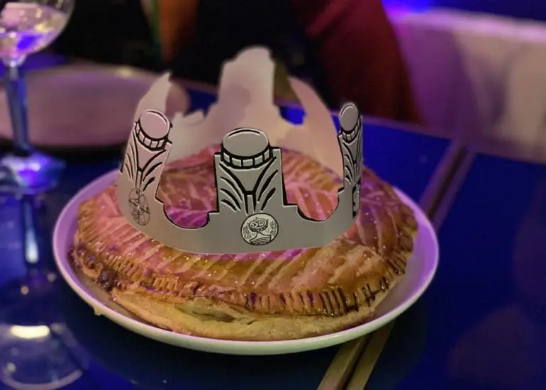 La galette et sa couronne 50 ans de la Tour de l'Europe Mulhouse