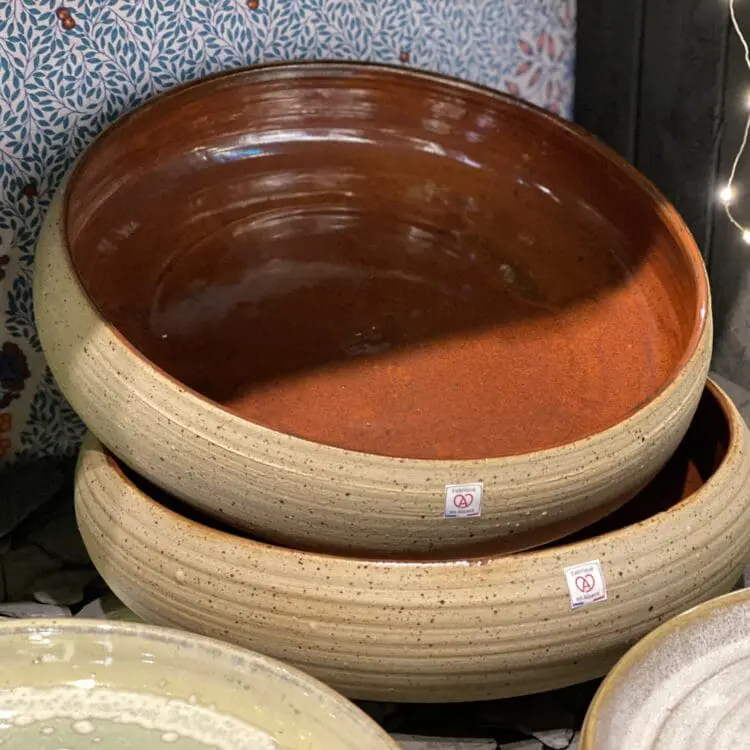 Grand plat de présentation en grès