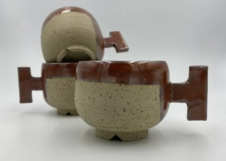 Tasse H en grès pyrité Collection Gilbert