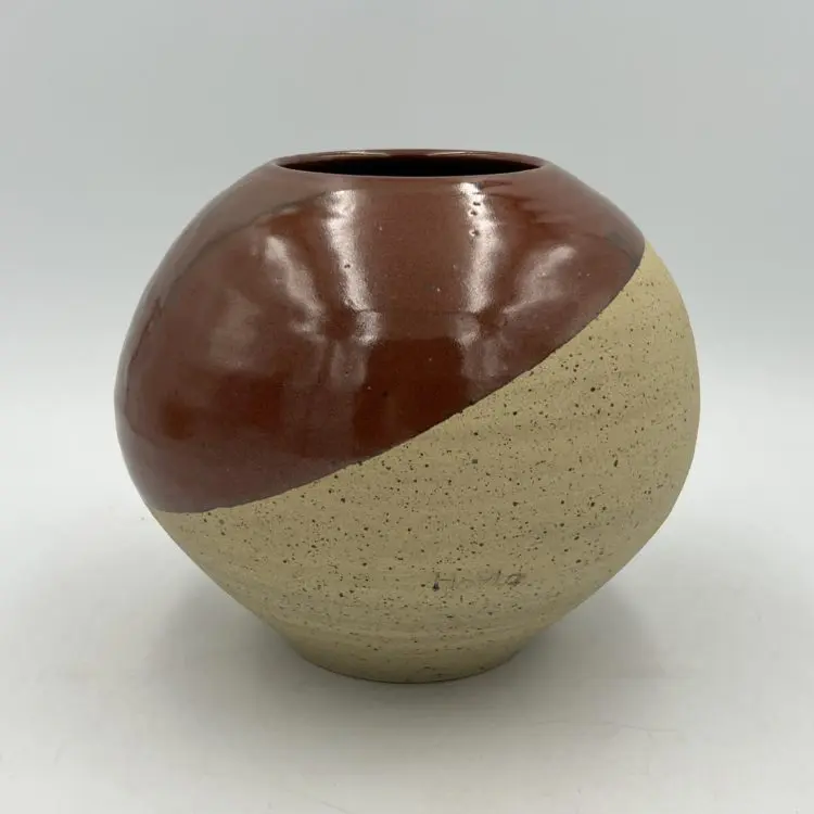 Vase pour bouquets ronds en grès pyrité et émail rouge